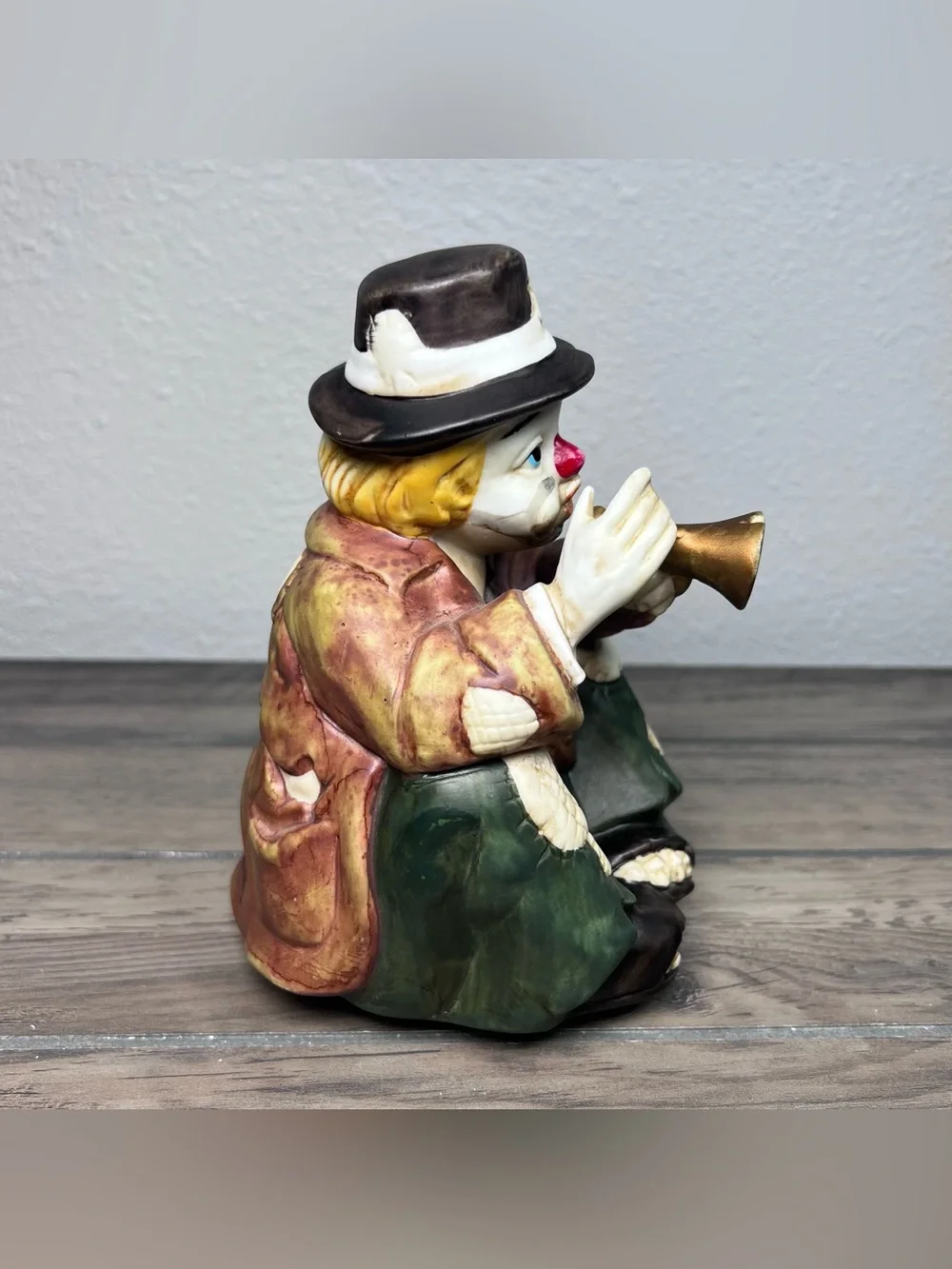 Vintage 1980 Sun Saint Ceramic Hobo Clown Music Box Wind Up Playing Trumpet Horn